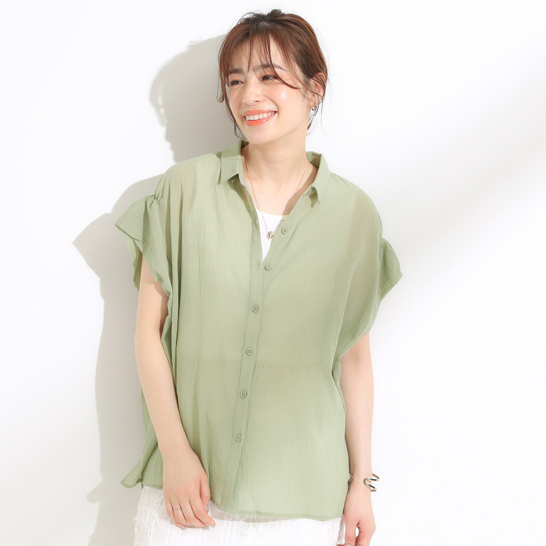 SHOO･LA･RUE「【S-LL】さらシャリコットン 上品なシアー感のフロントボタンシャツ」|シャツ・ブラウス|