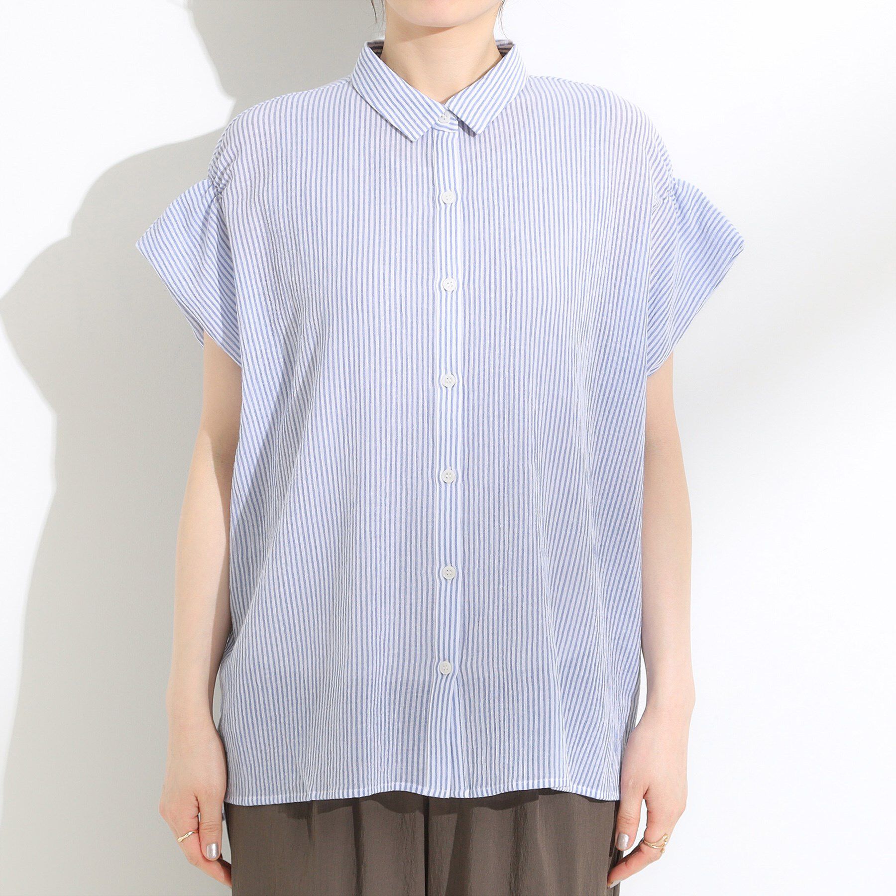 SHOO･LA･RUE「【S-LL】さらシャリコットン 上品なシアー感のフロントボタンシャツ」|シャツ・ブラウス|