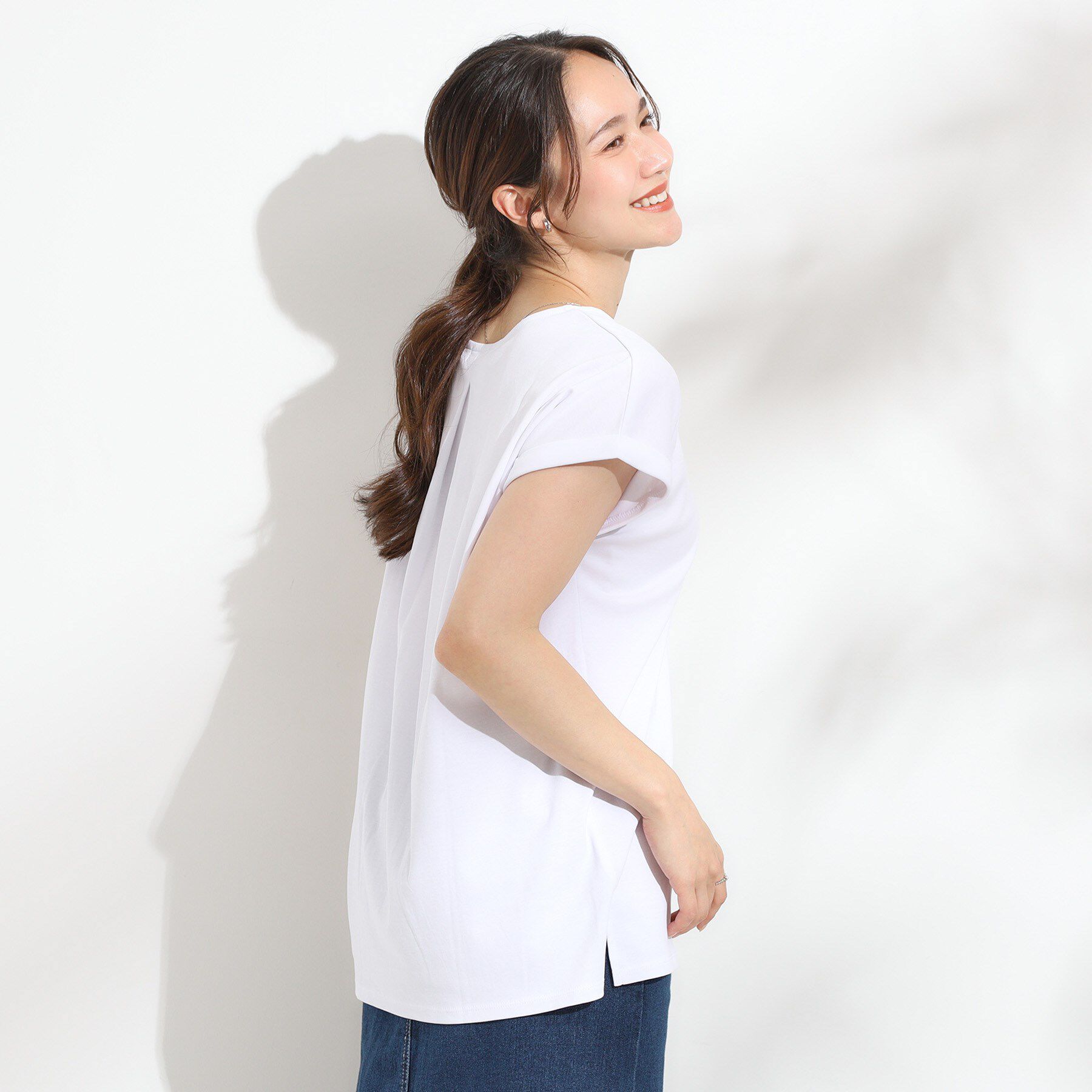 SHOO･LA･RUE「【汗ジミ防止/ひんやり/UV】ロゴプリントTシャツ」|Tシャツ・カットソー|