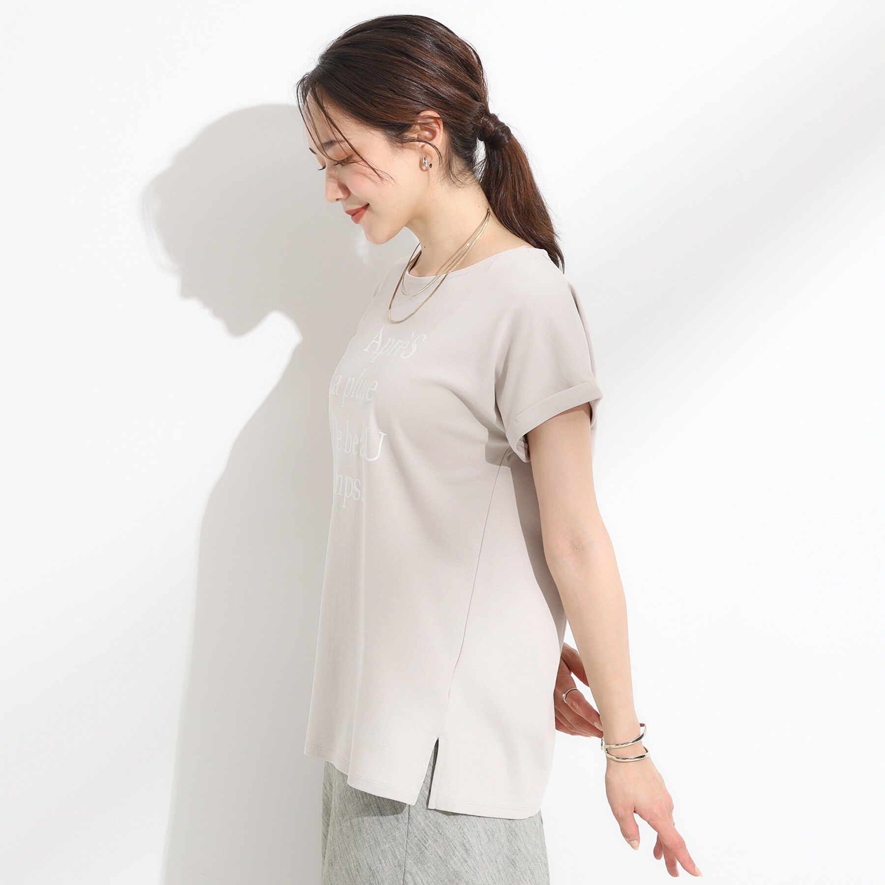 SHOO･LA･RUE「【汗ジミ防止/ひんやり/UV】ロゴプリントTシャツ」|Tシャツ・カットソー|