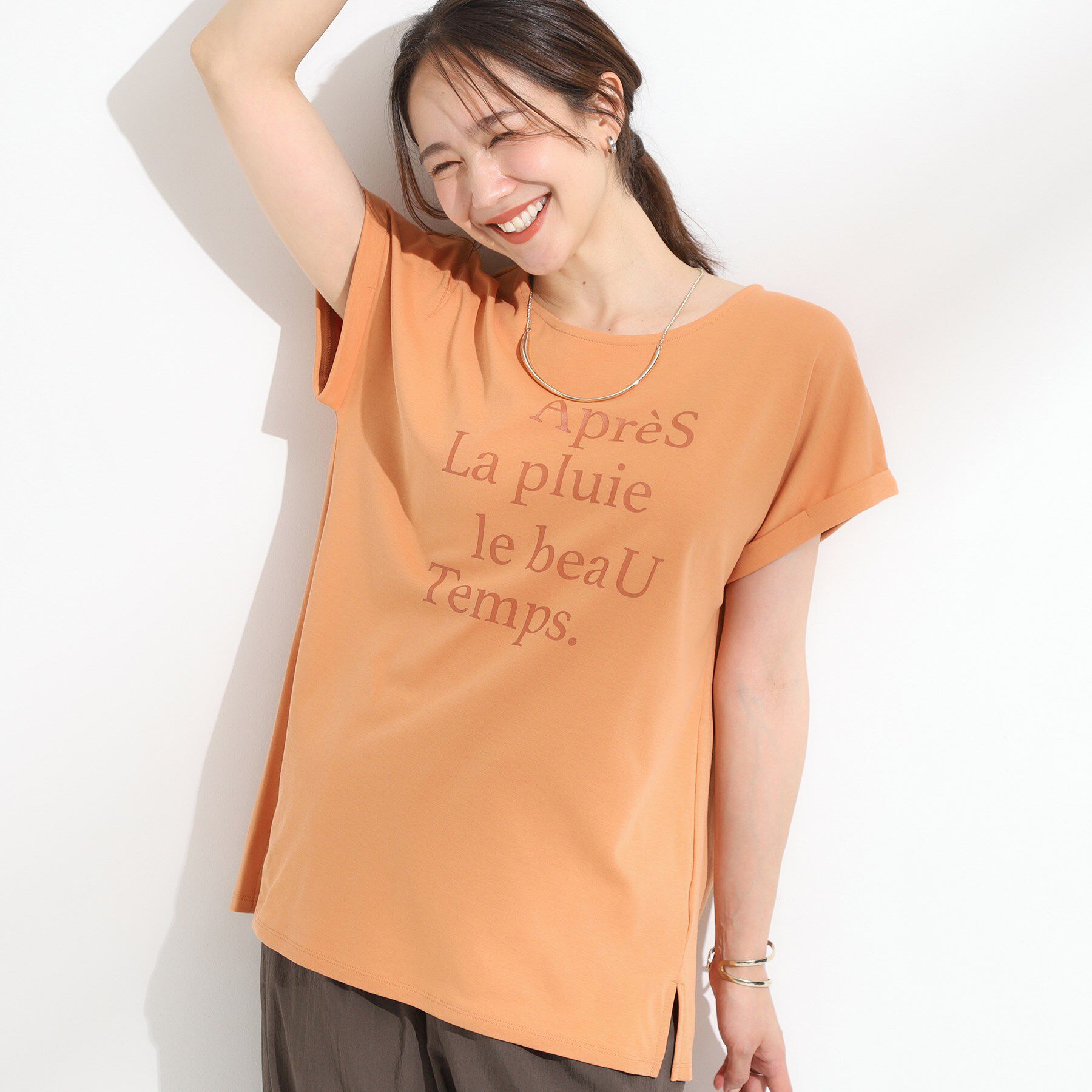 SHOO･LA･RUE「【汗ジミ防止/ひんやり/UV】ロゴプリントTシャツ」|Tシャツ・カットソー|オレンジ(066)