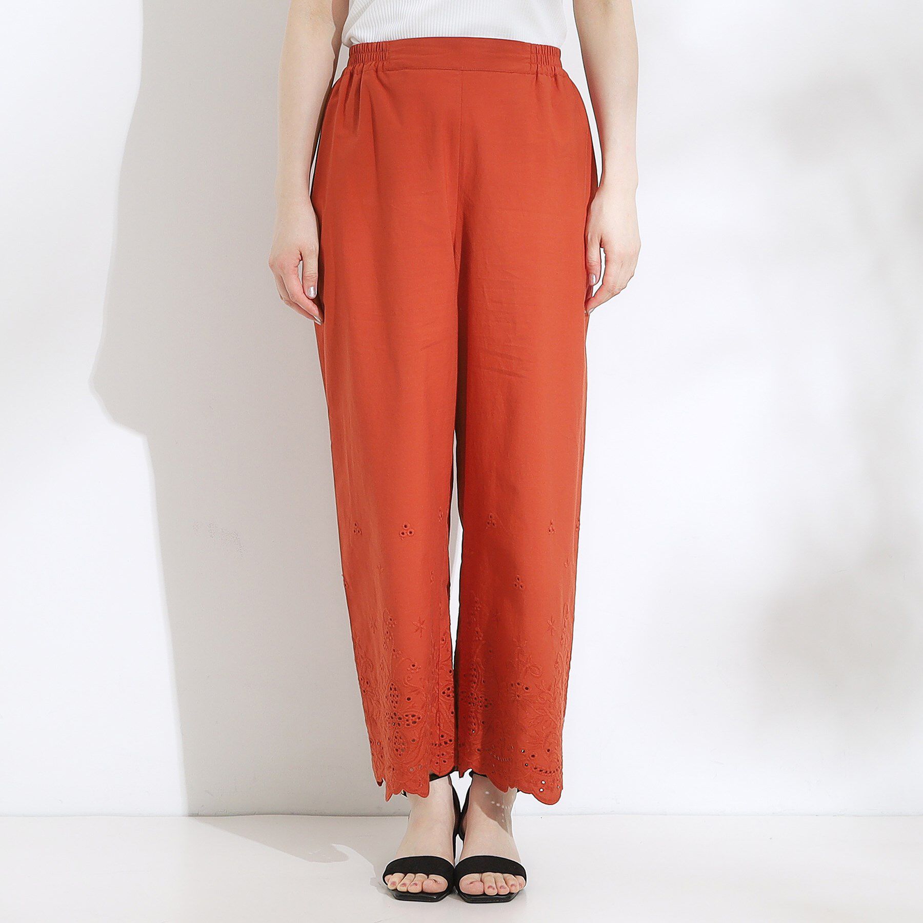 SHOO･LA･RUE「【S-LL】華やかさをプラスする 裾刺繍ストレートパンツ」|その他|