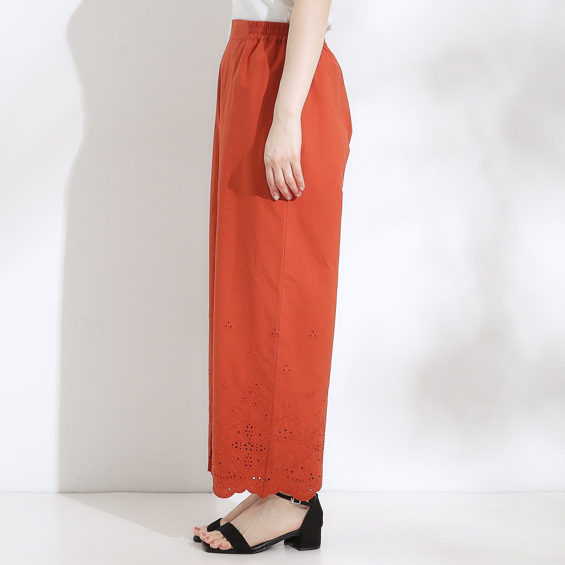 SHOO･LA･RUE「【S-LL】華やかさをプラスする 裾刺繍ストレートパンツ」|その他|