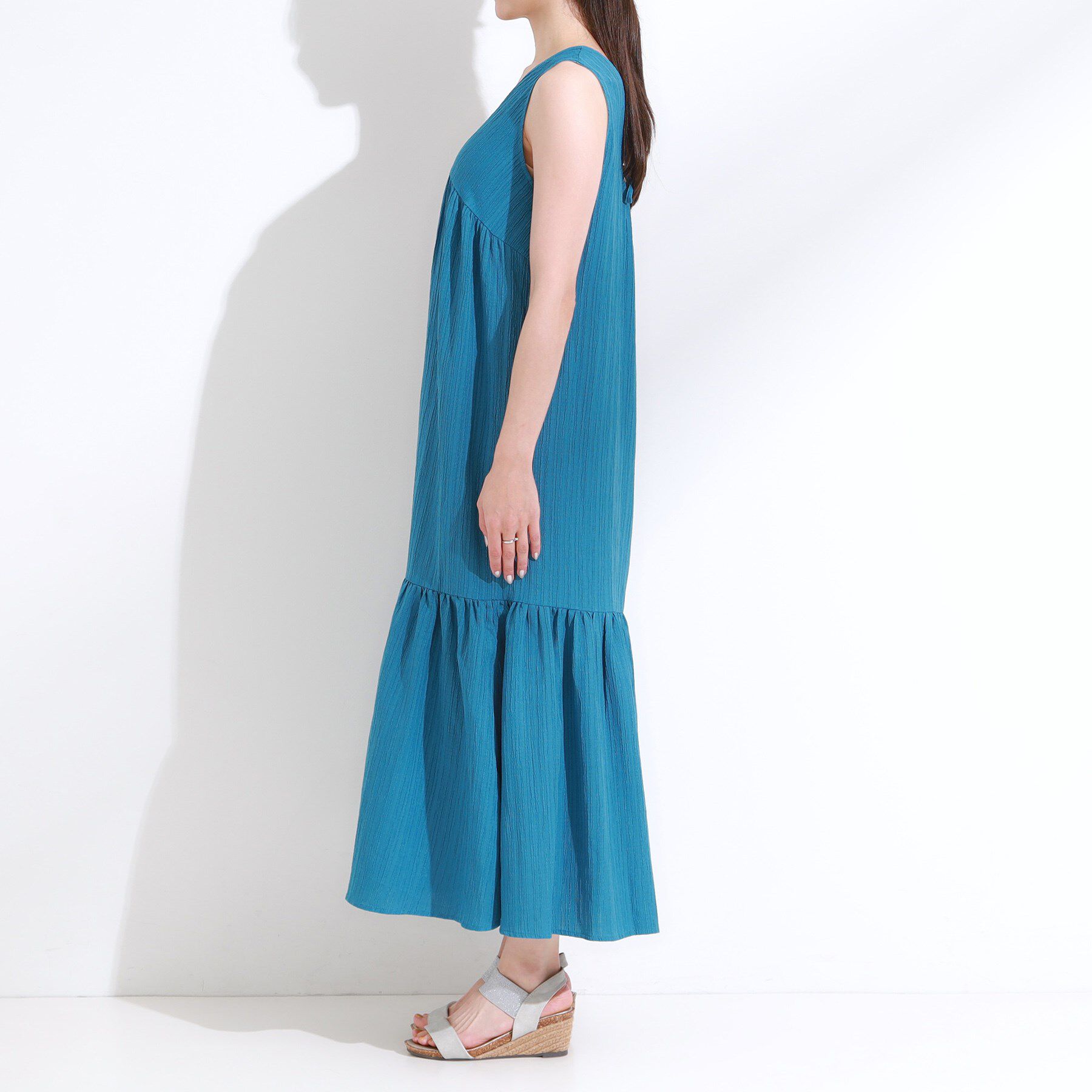 SHOO･LA･RUE「【S-LL】後ろ姿も抜かりなく 1枚でサマ見え ティアードワンピース」|ワンピース|