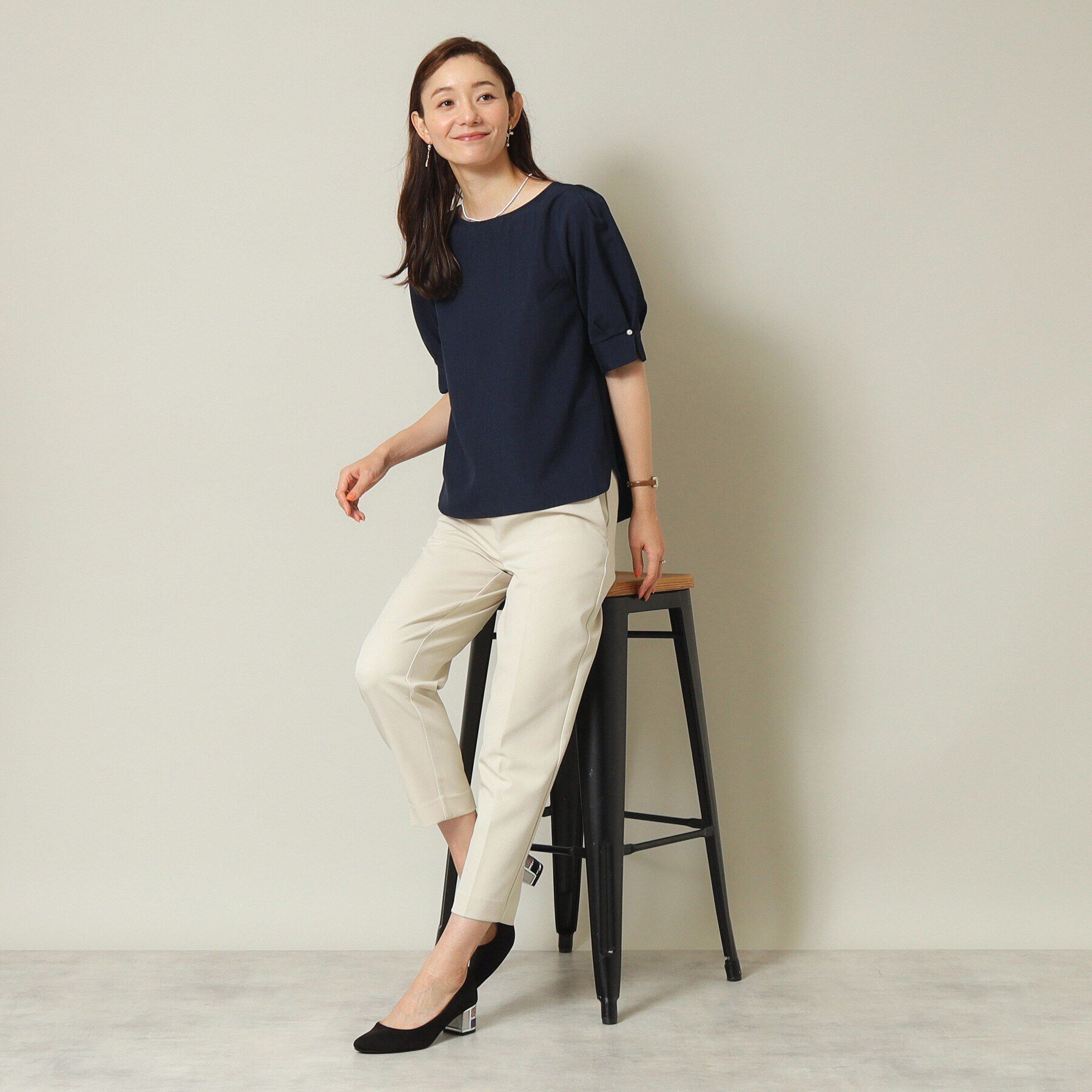 ITS&rsquo;DEMO「【UVカット／吸水速乾／冷感／マシンウォッシャブル】麻調合繊袖パール調ブラウス」|シャツ・ブラウス|