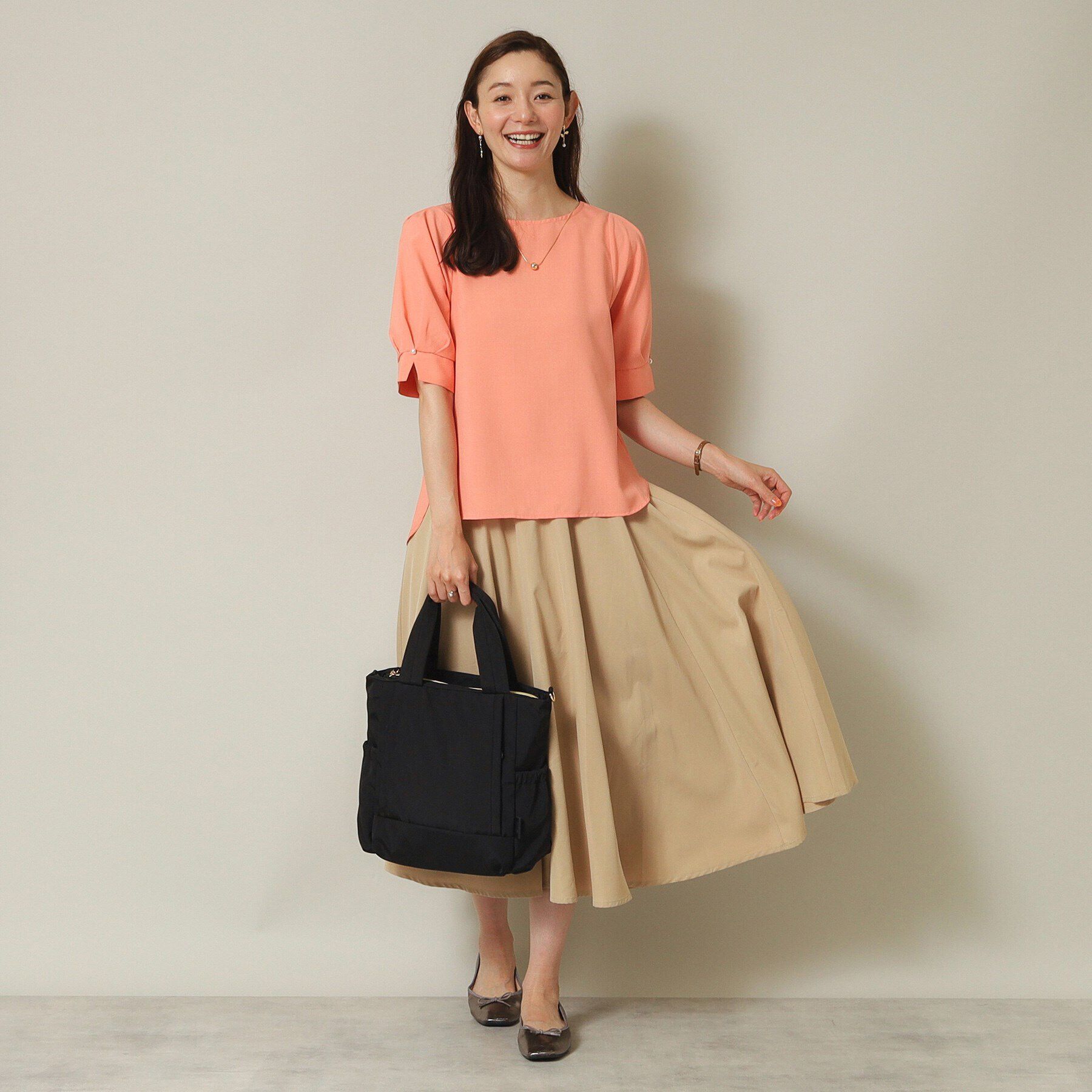 ITS&rsquo;DEMO「【UVカット／吸水速乾／冷感／マシンウォッシャブル】麻調合繊袖パール調ブラウス」|シャツ・ブラウス|