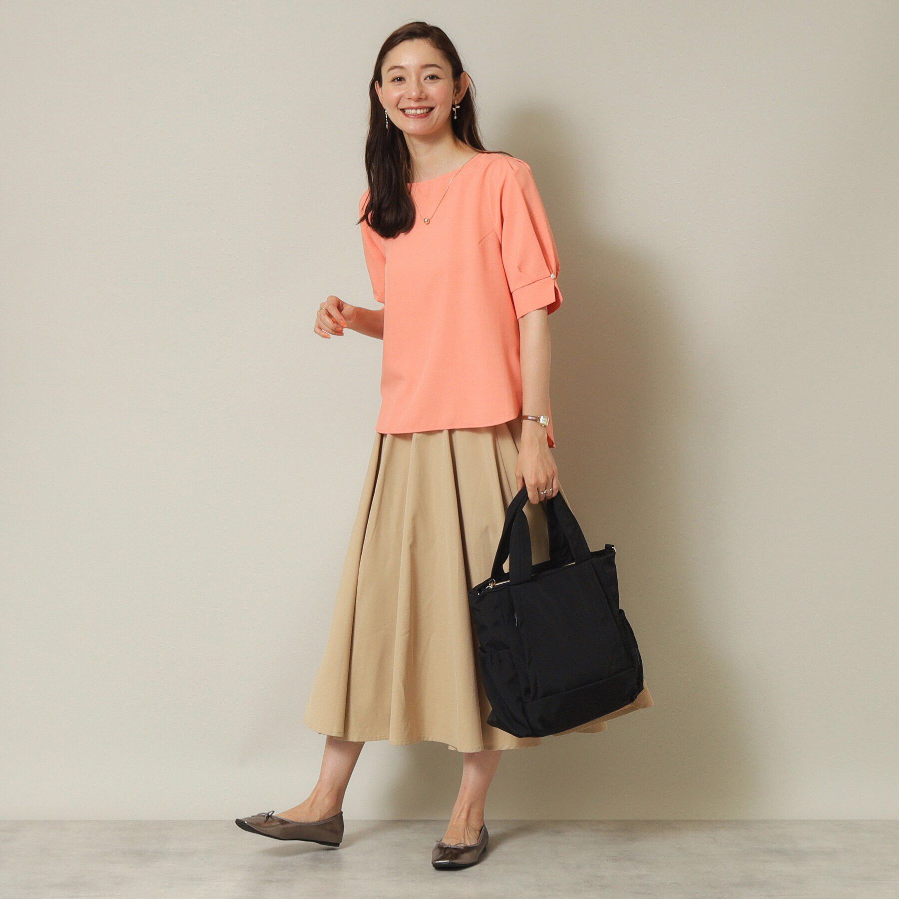 ITS&rsquo;DEMO「【UVカット／吸水速乾／冷感／マシンウォッシャブル】麻調合繊袖パール調ブラウス」|シャツ・ブラウス|