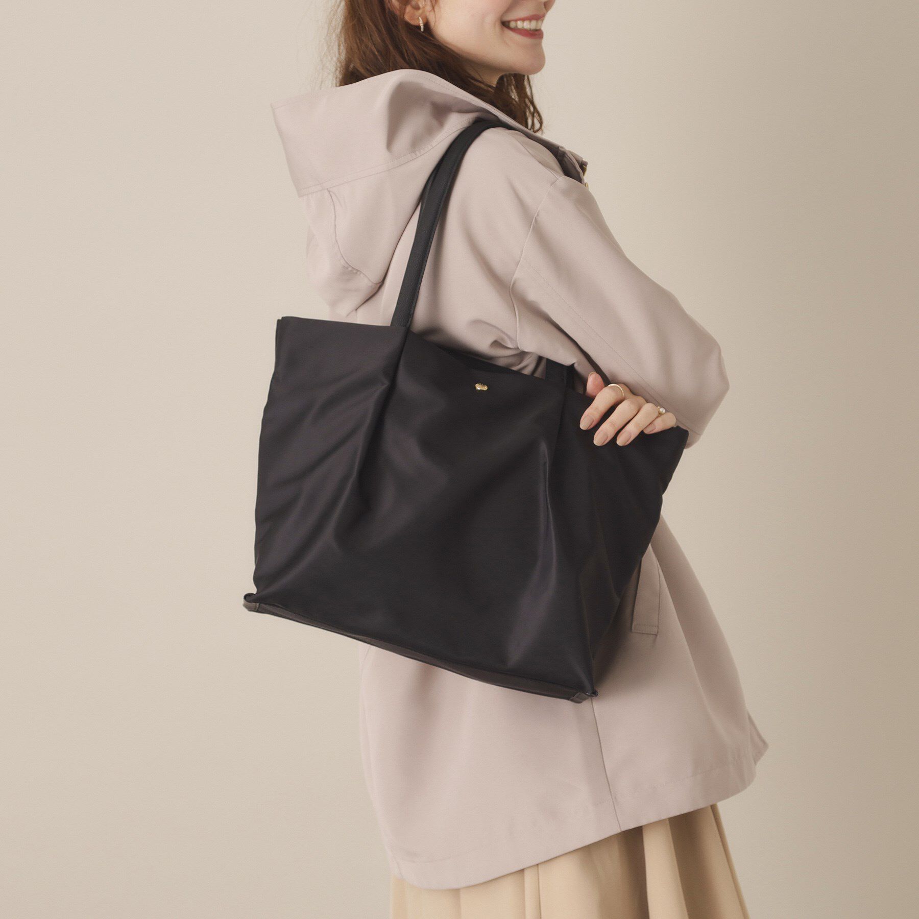 ITS&rsquo;DEMO「【通勤】肩楽PC収納A4トート」|トートバッグ|