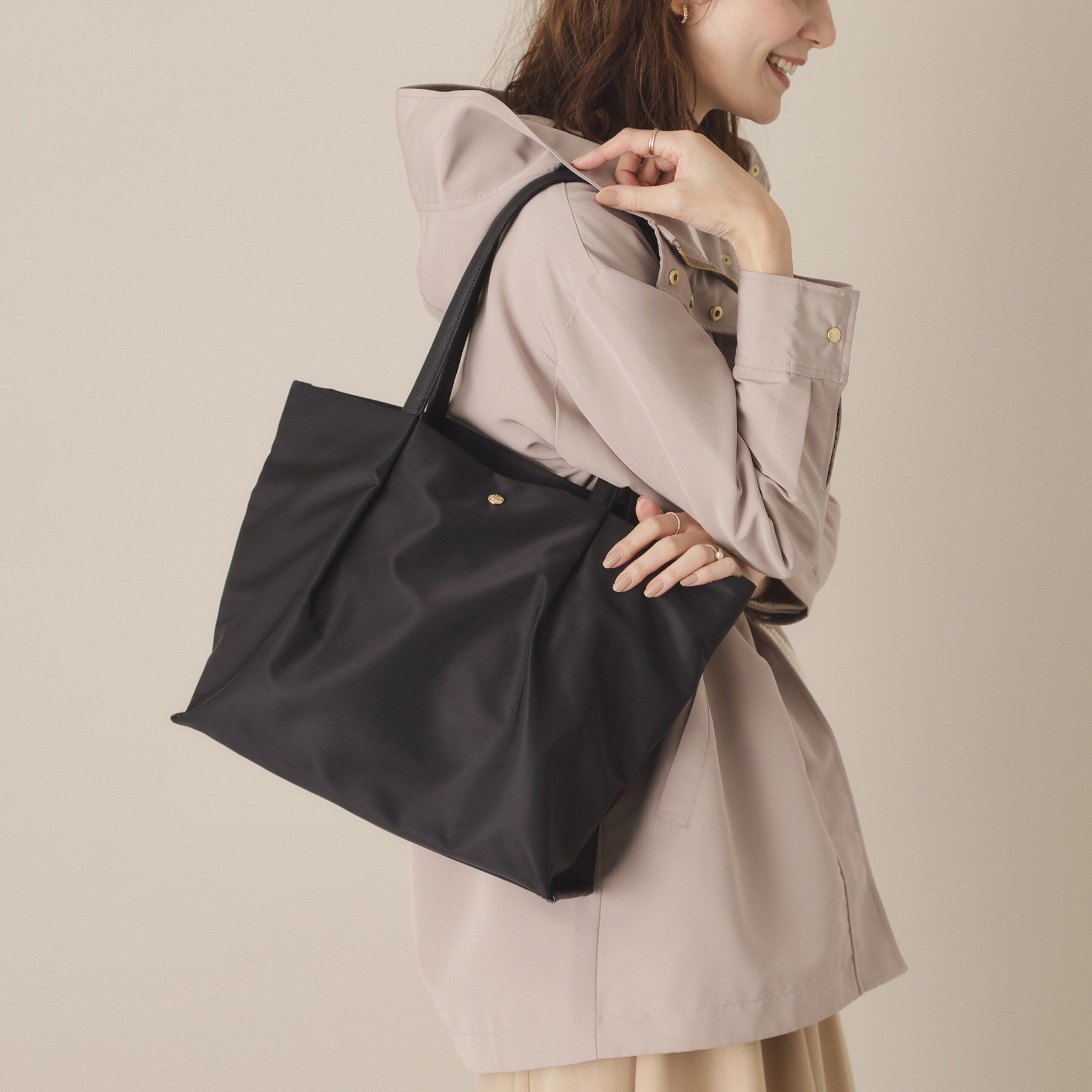 ITS&rsquo;DEMO「【通勤】肩楽PC収納A4トート」|トートバッグ|ブラック(019)