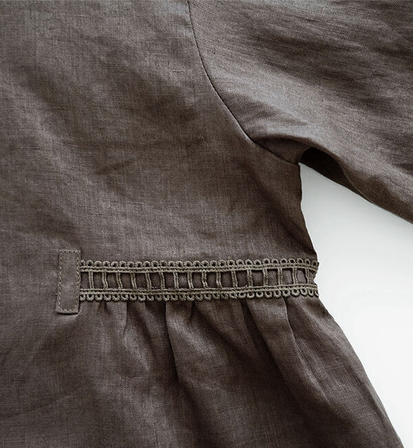 オオカミとフクロウ「オオカミとこもれびのホワイトリリー」|シャツ・ブラウス|