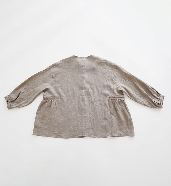 オオカミとフクロウ「オオカミとこもれびのホワイトリリー」|シャツ・ブラウス|