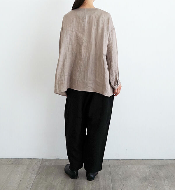 オオカミとフクロウ「オオカミとこもれびのホワイトリリー」|シャツ・ブラウス|