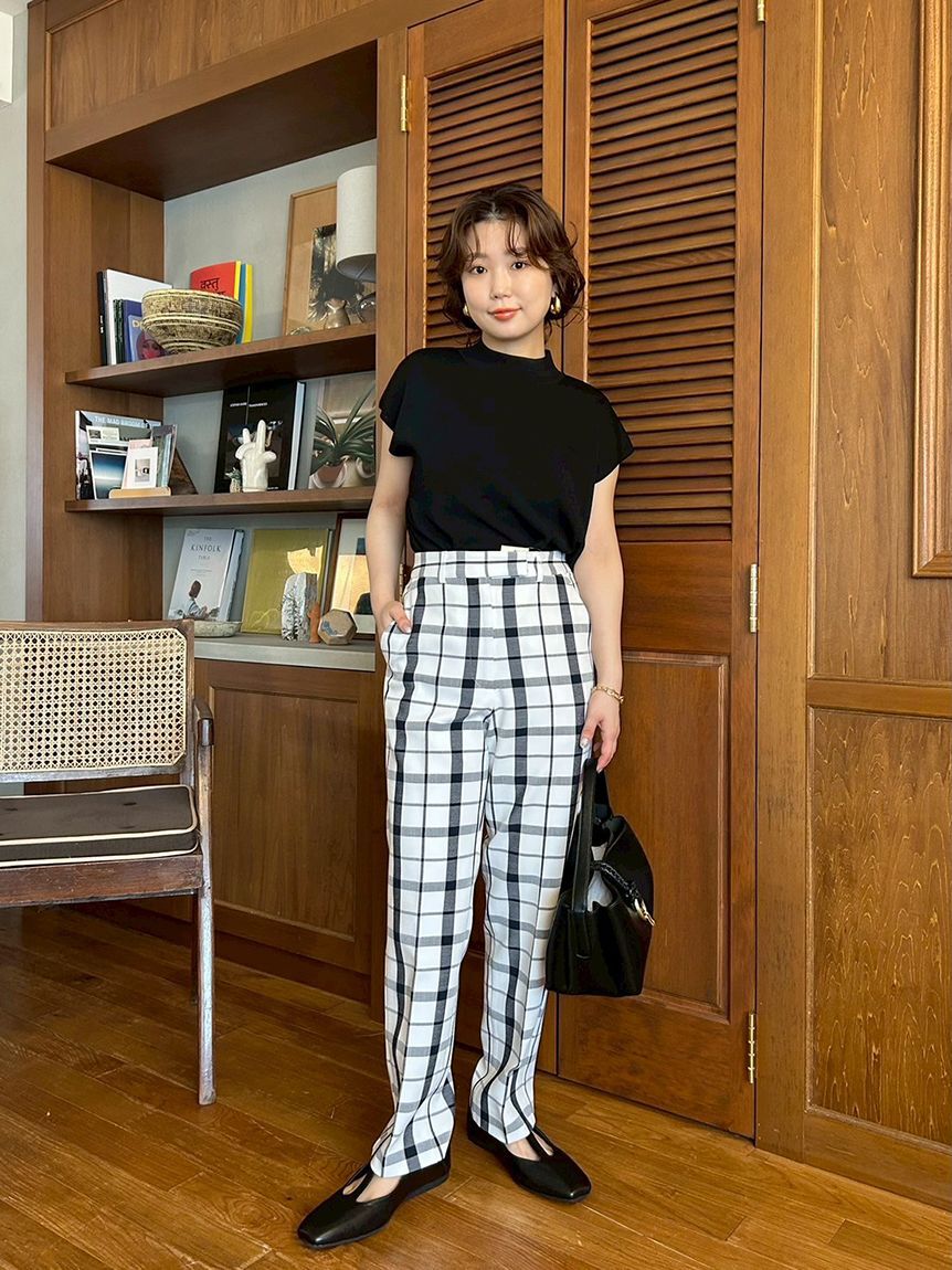 Mila Owen「【WEB限定カラー】後ろゴムセンタープレステーパードパンツ【ウォッシャブル】」|チノ|