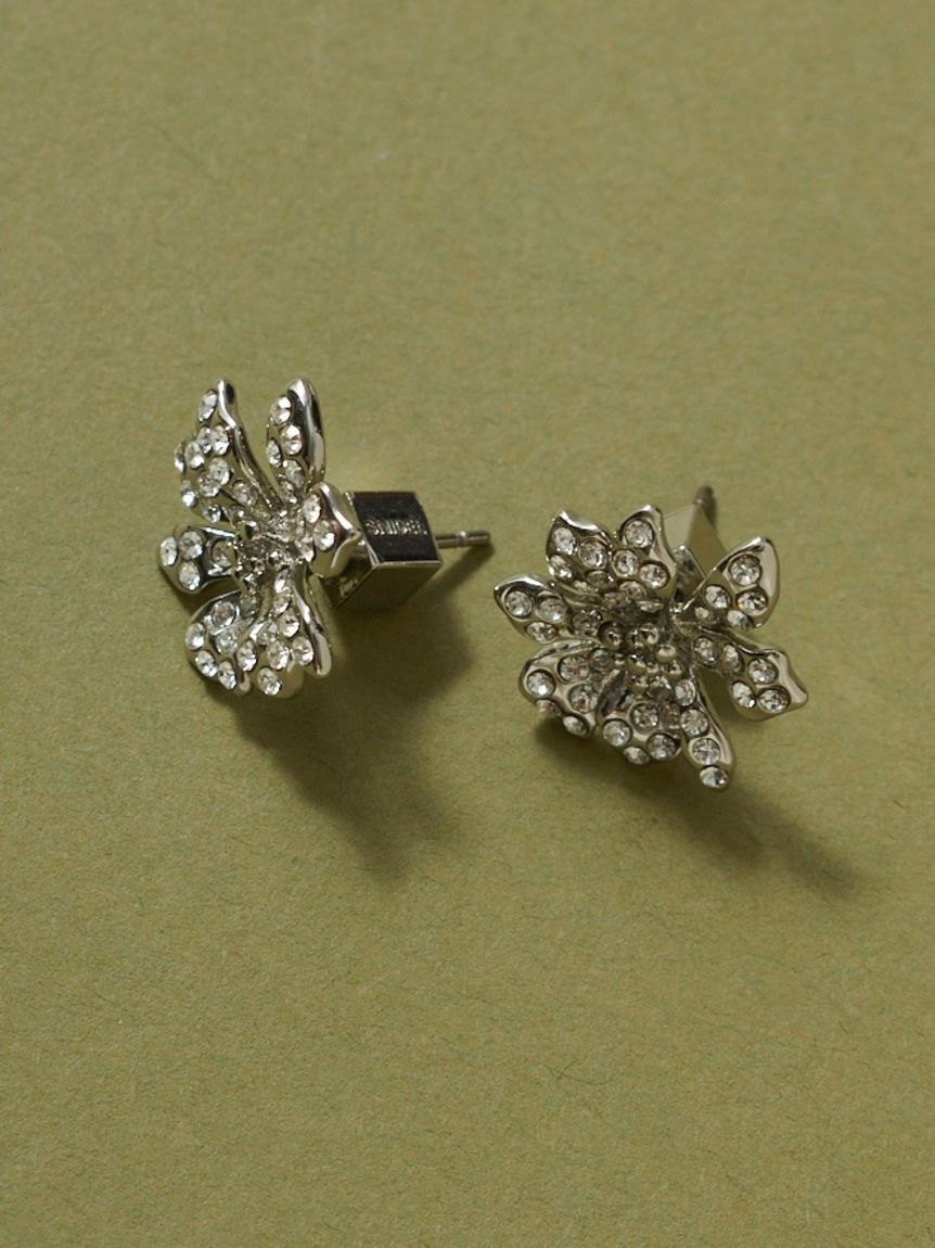 SNIDEL「【FLOWER COLLECTION】マーガレットピアス」|ピアス|SLV