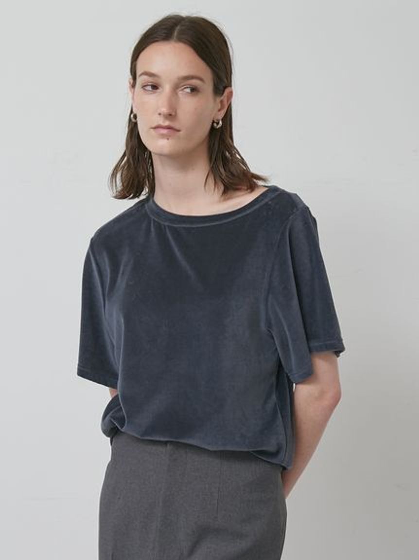 styling/「【WEB限定カラーあり】【セットアップ対応】アシンメトリーベロアトップス」|Tシャツ・カットソー|