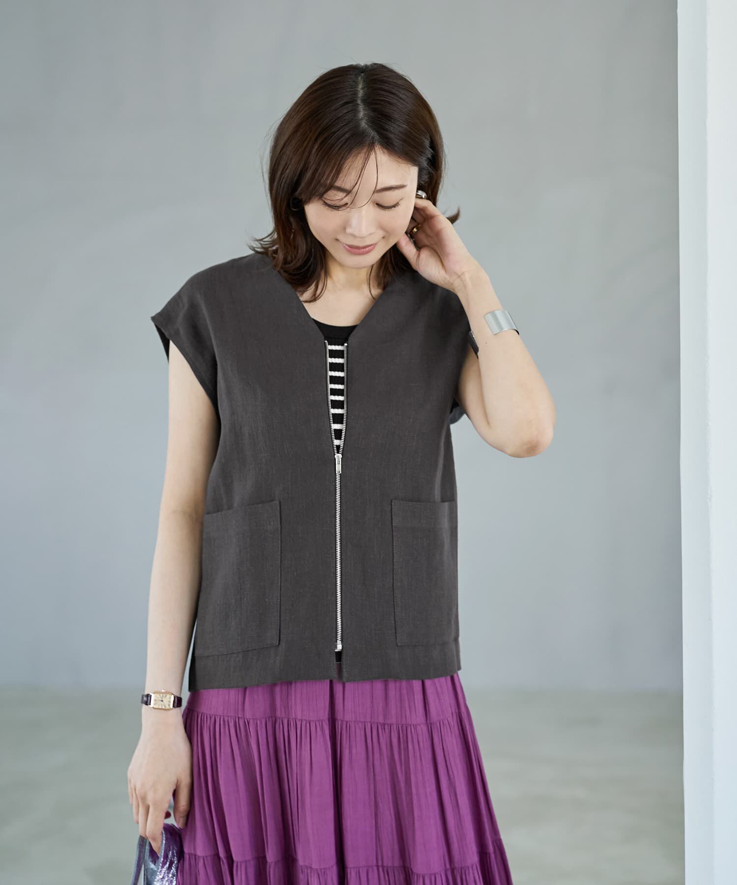 STYLE DELI「麻素材のベスト型サマージャケット」|ノーカラージャケット|チャコール