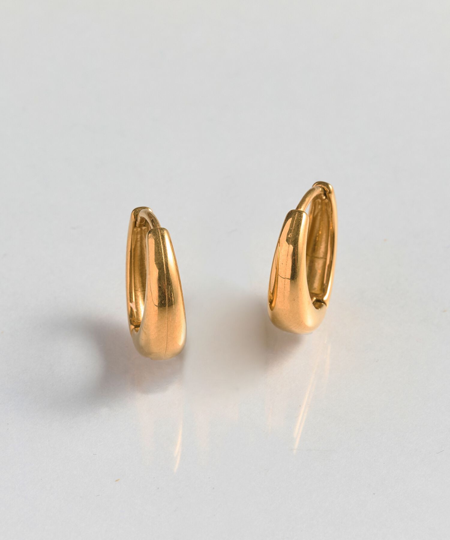 Phoebe「【金属アレルギー対応】プックリメタルフープピアス　ゴールド/サージカルステンレス」|ピアス|