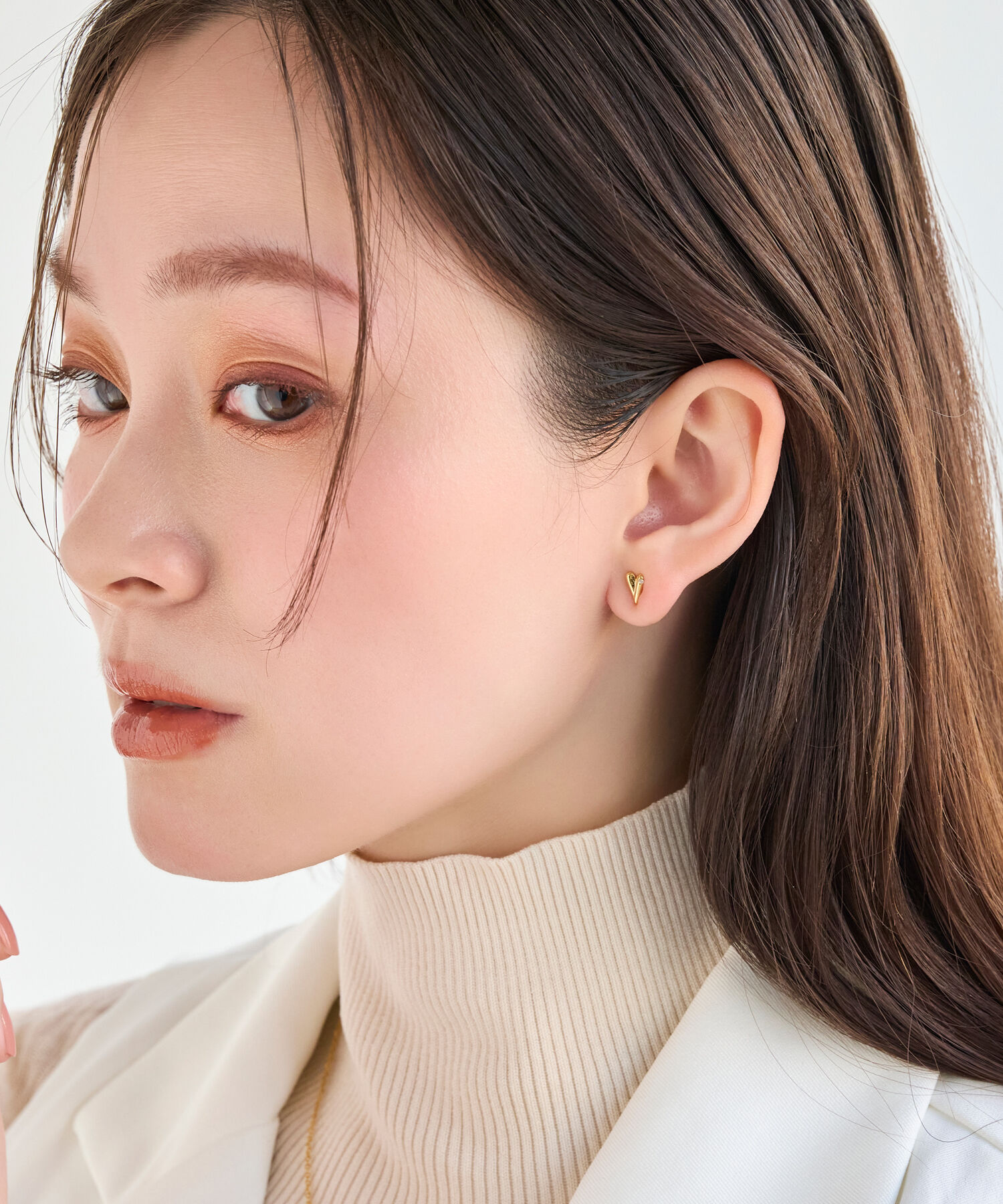 Phoebe「【金属アレルギー対応】ハートリーフセラミックピアス　ゴールド」|ピアス|