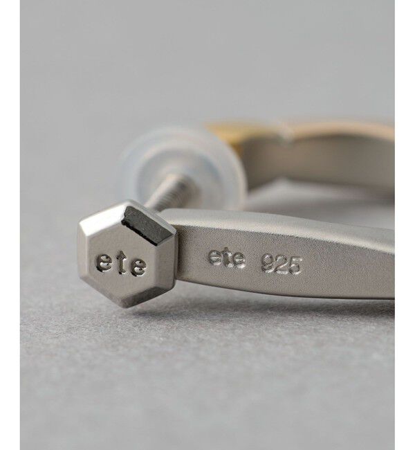 ete「[トリカラー] ボクシー フープイヤリング」|イヤリング|