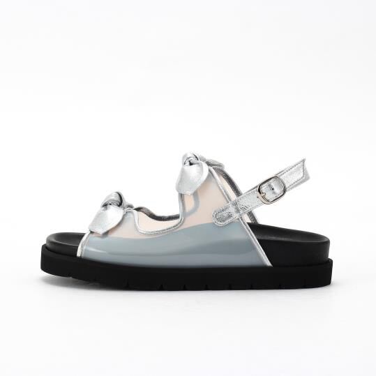 銀座かねまつ「KN250383PVCMETIVRSLV　【本革】【PREMIERE PORTE】フットベットサンダル」|サンダル|