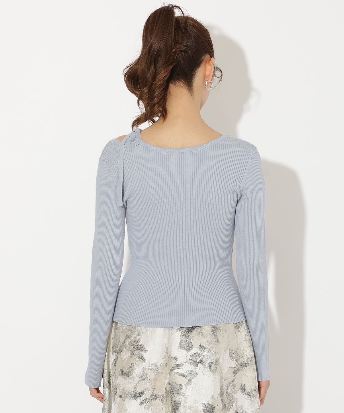 アンドクチュール「アシメリボンスリットプルオーバー」|ニット・セーター|