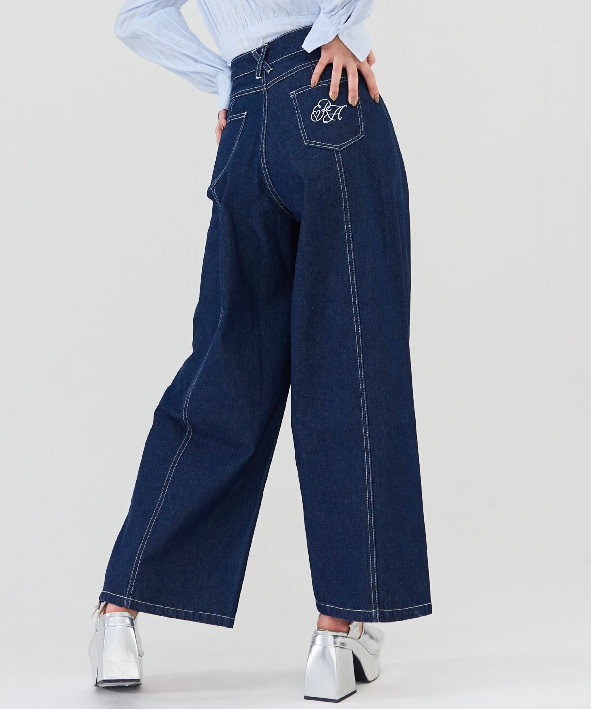 REDYAZEL「ロゴ刺繍タックデニムパンツ」|デニム|ネイビー