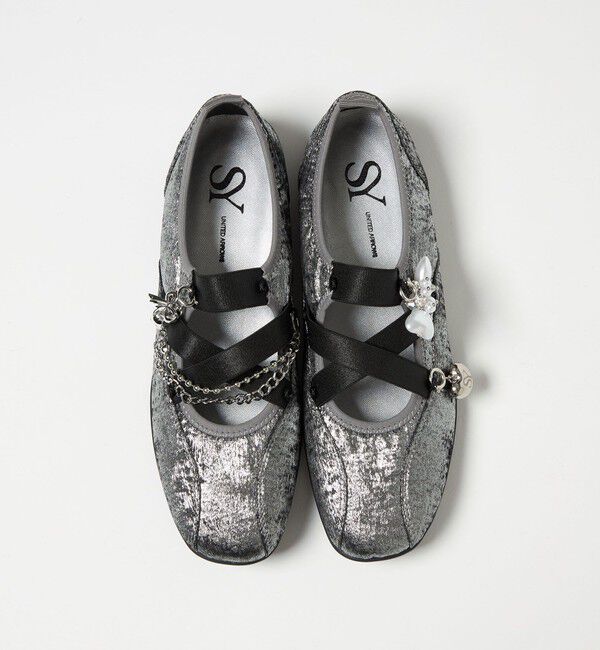 ODETTE E ODILE「＜SY＞ チャームバレエ フラット20&uarr;」|バレエシューズ|SILVER