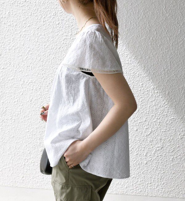 SHIPS any「SHIPS any:〈洗濯機可能〉エンブロイダリー シャンブレー フレア ギャザー ブラウス」|シャツ・ブラウス|