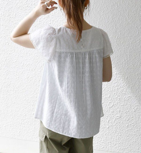 SHIPS any「SHIPS any:〈洗濯機可能〉エンブロイダリー シャンブレー フレア ギャザー ブラウス」|シャツ・ブラウス|