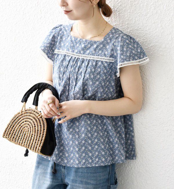 SHIPS any「SHIPS any:〈洗濯機可能〉エンブロイダリー シャンブレー フレア ギャザー ブラウス」|シャツ・ブラウス|