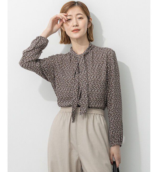 23区「【洗える】モダンジオメトリックプリント ブラウス」|シャツ・ブラウス|ﾀﾞｰｸﾌﾞ