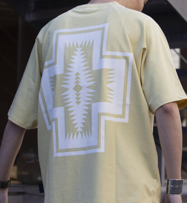 GLOSTER「【PENDLETON/ペンドルトン】バックプリント ラグランTシャツ ラウンドテール」|Tシャツ・カットソー|イエロー