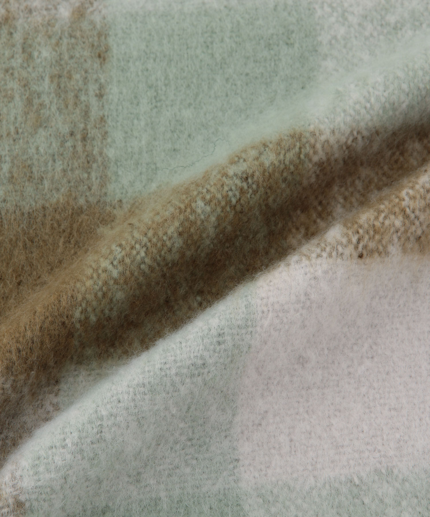 VIS「【リサイクルポリエステル】ふんわりボリューム。太フリンジチェック柄マフラー」|マフラー|