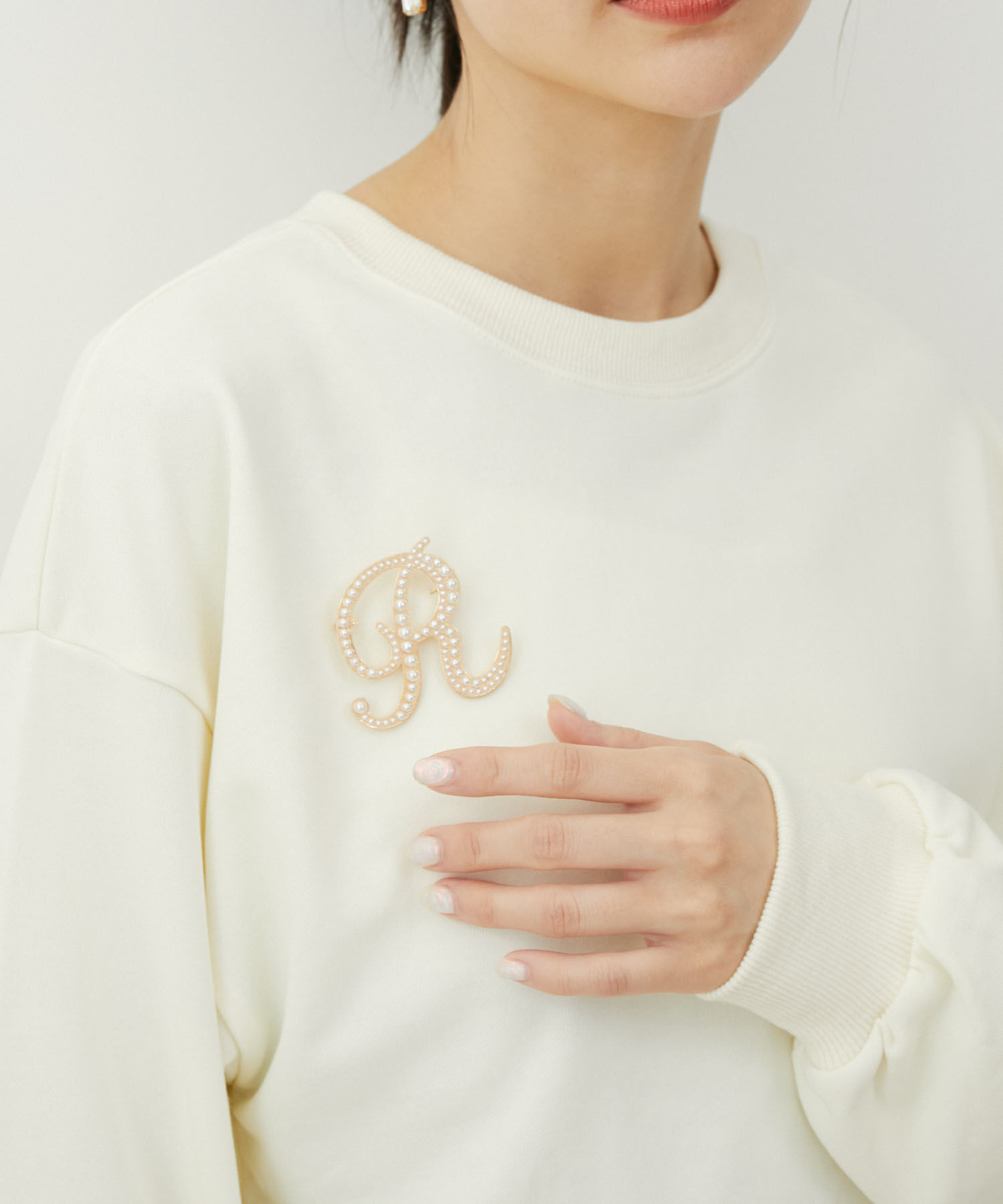 VIS「パールイニシャルブローチ」|ブローチ・コサージュ|ゴールド系(92)