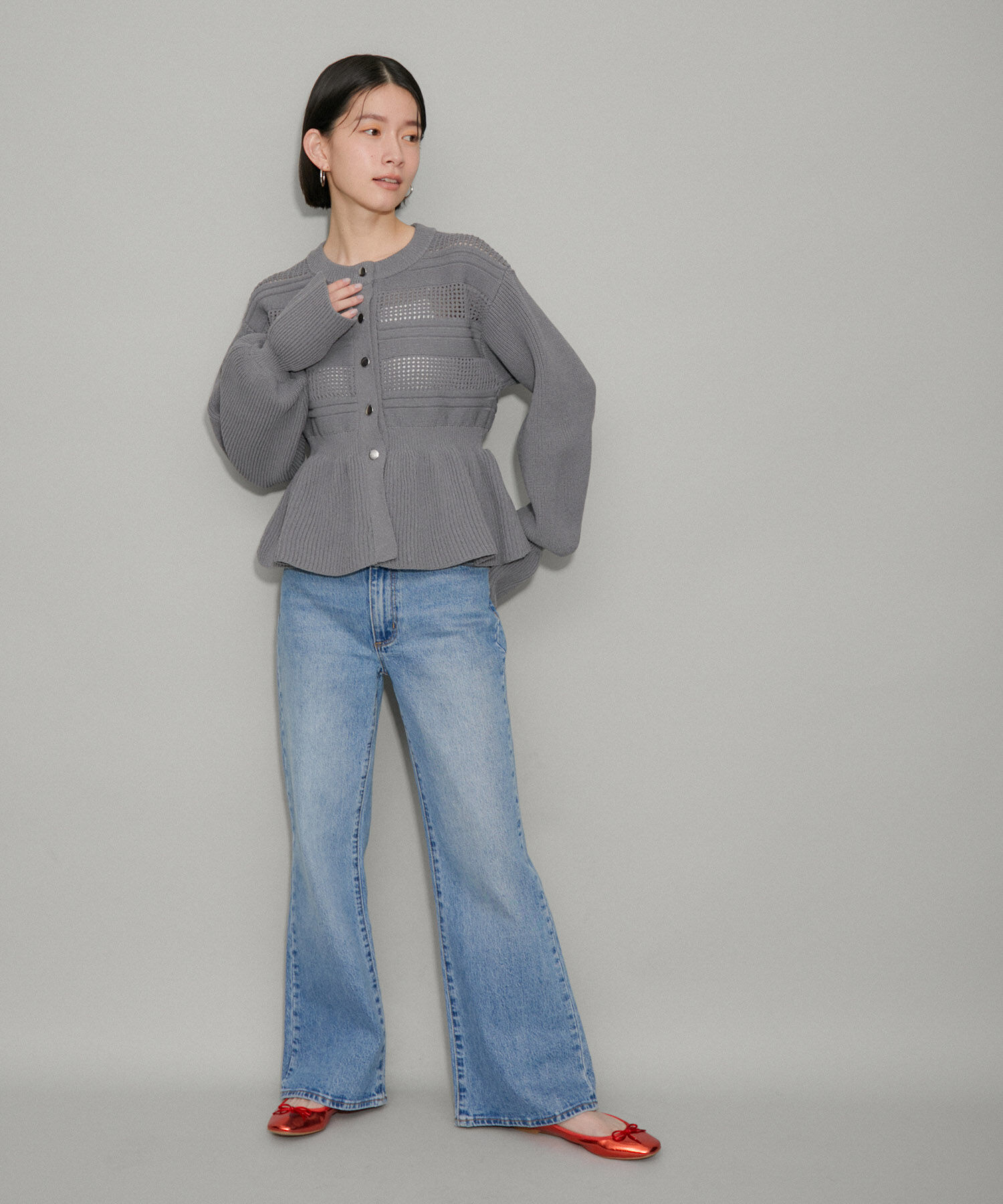 ADAM ET ROPE'「【サステナブル・WEB限定】ペプラムカーディガン」|カーディガン|