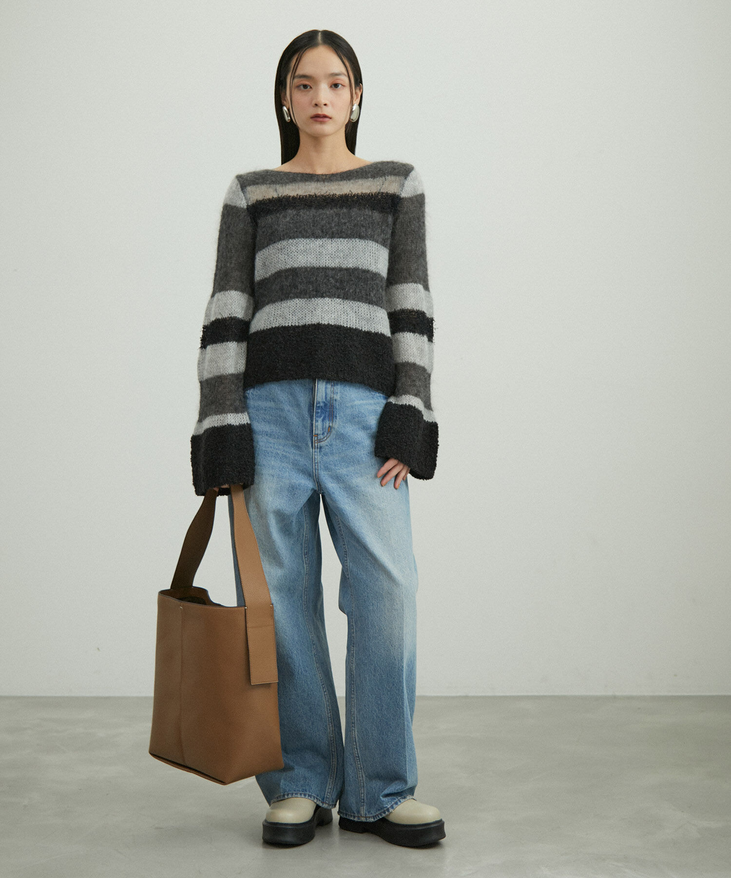 ADAM ET ROPE'「【サステナブル・一部WEB限定カラー】軽量シュリンクワンハンドルバッグ」|ショルダー・メッセンジャー|