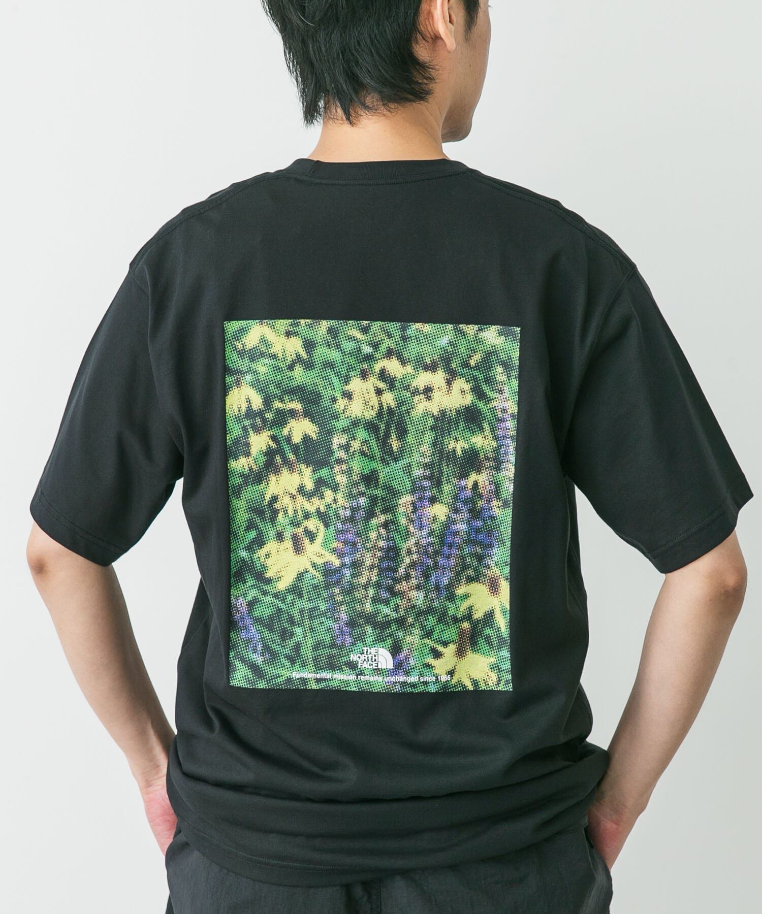 URBAN RESEARCH DOORS「THE NORTH FACE　Short-Sleeve FDPixelPlantCottonTee」|Tシャツ・カットソー|ブラック