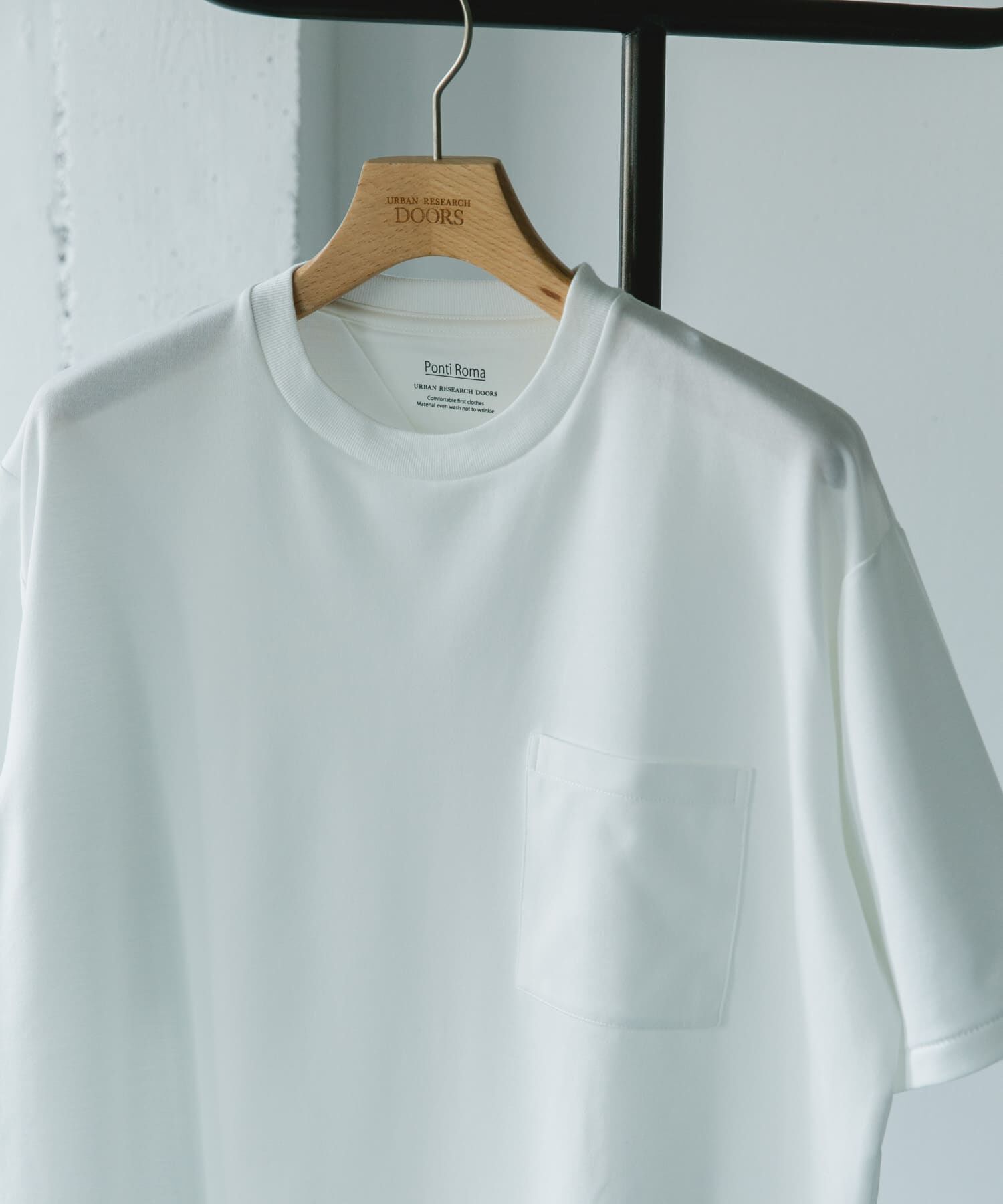URBAN RESEARCH DOORS「『Sサイズ/WEB限定』ポンチポケットショートスリーブTシャツ」|Tシャツ・カットソー|ホワイト
