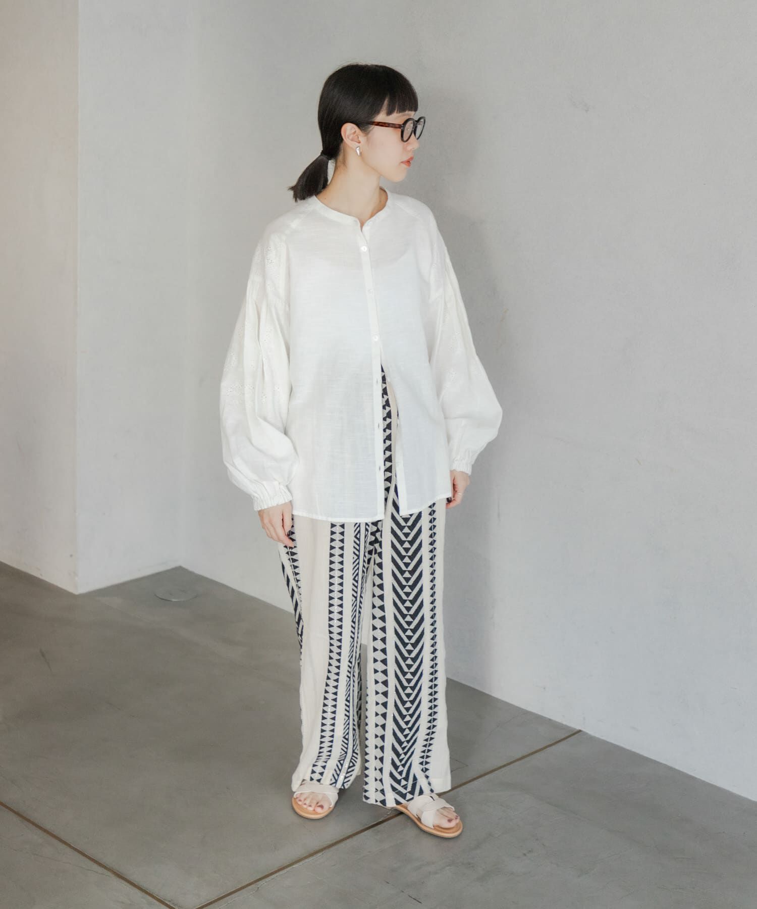 URBAN RESEARCH DOORS「刺繍ボリュームスリーブブラウス」|シャツ・ブラウス|