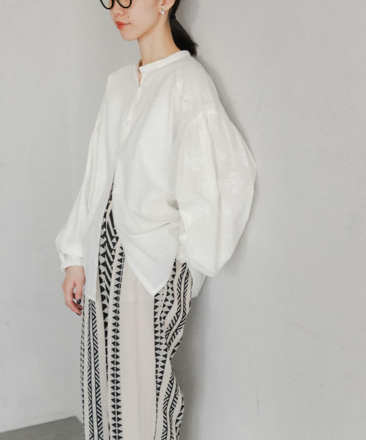 URBAN RESEARCH DOORS「刺繍ボリュームスリーブブラウス」|シャツ・ブラウス|