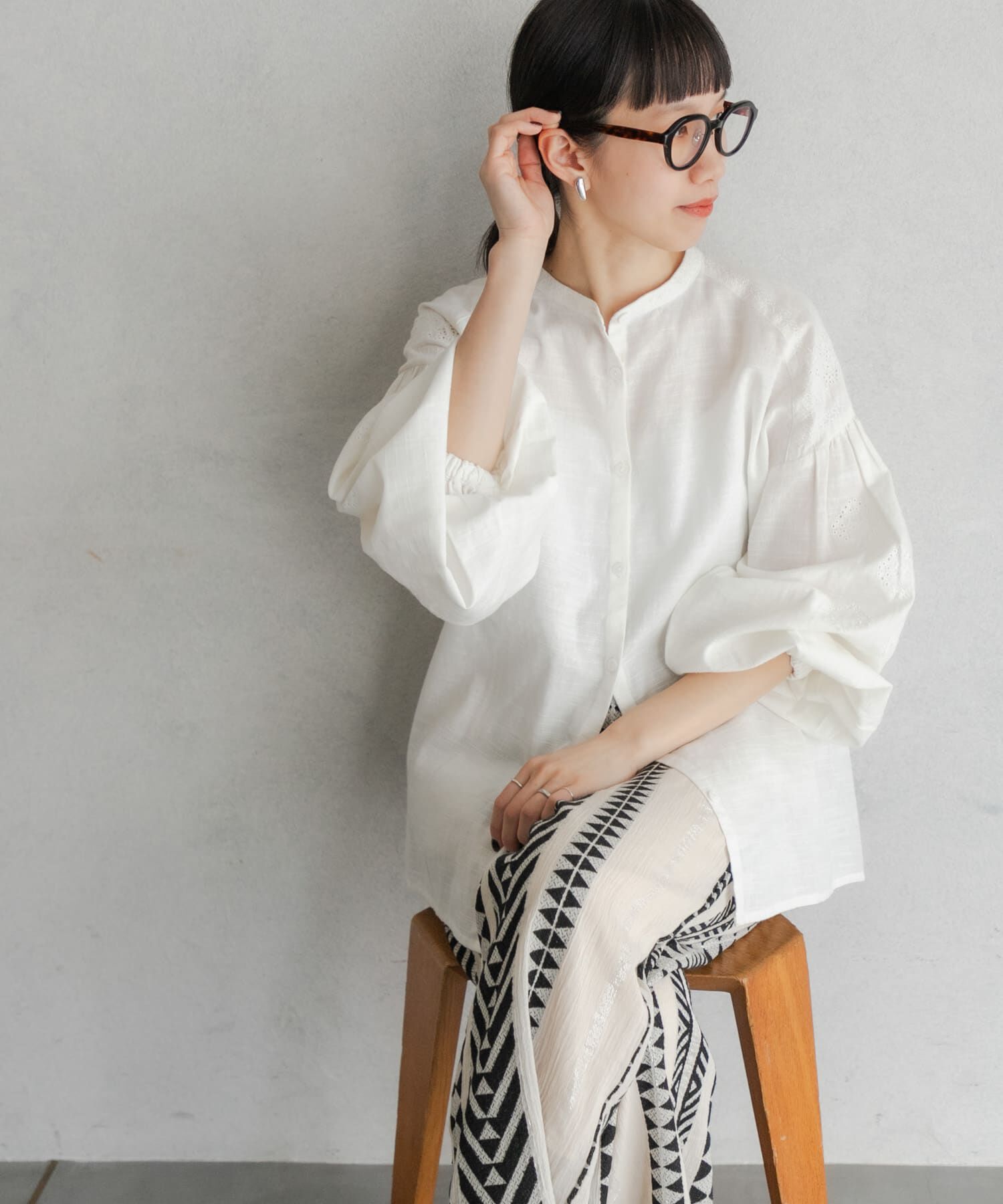 URBAN RESEARCH DOORS「刺繍ボリュームスリーブブラウス」|シャツ・ブラウス|