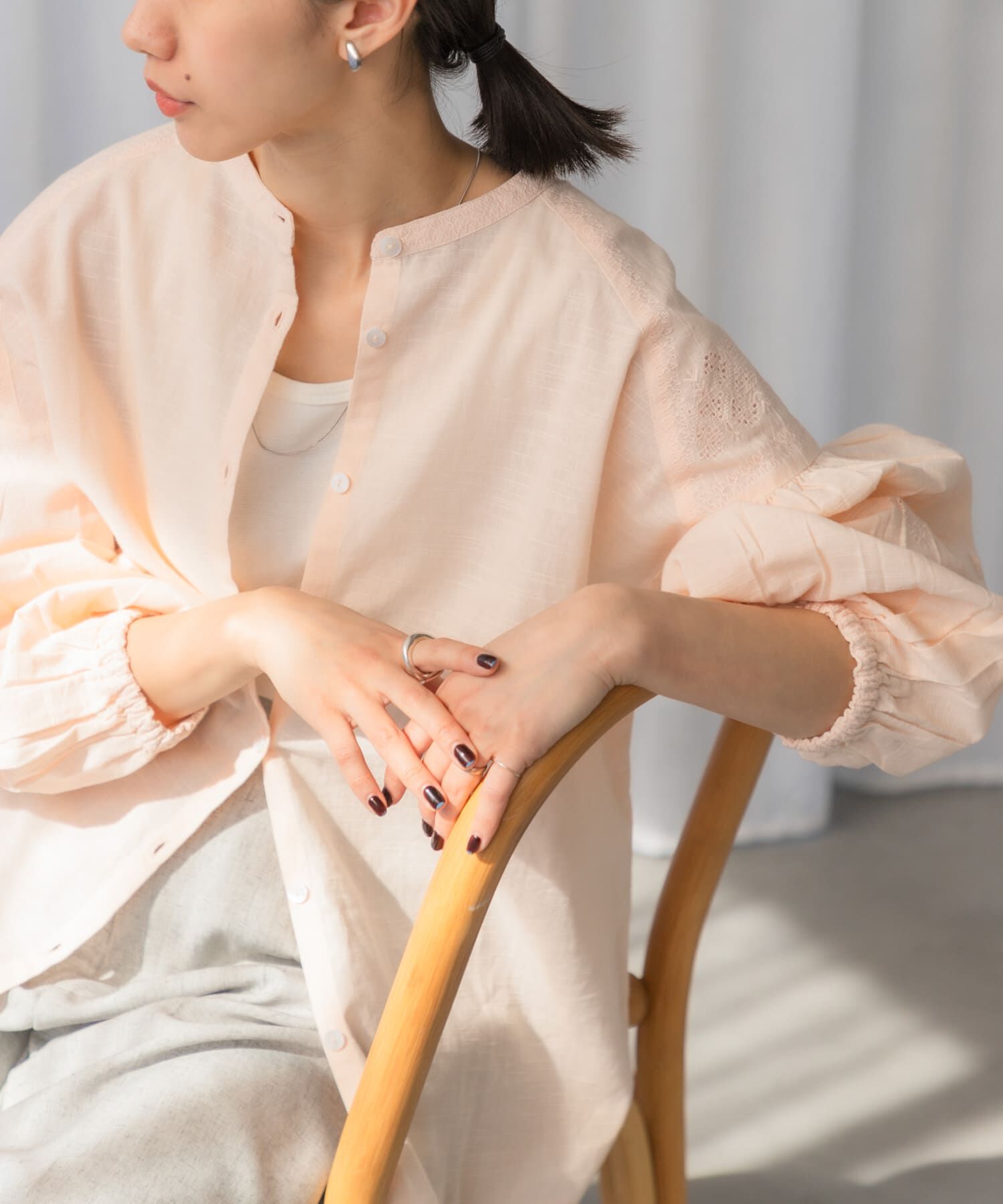 URBAN RESEARCH DOORS「刺繍ボリュームスリーブブラウス」|シャツ・ブラウス|