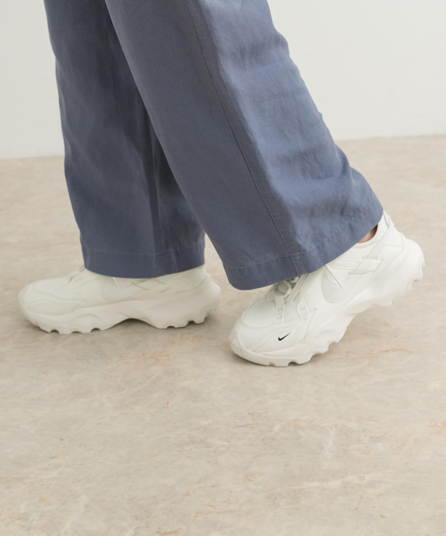 URBAN RESEARCH DOORS「NIKE　TC7900」|スニーカー|