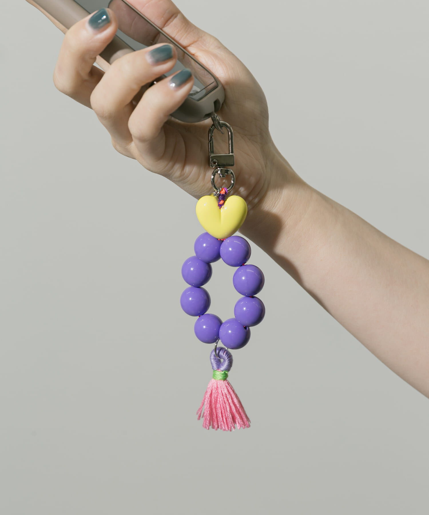 SMELLY「カラーボールタッセルキーチェーン」|チャーム・キーホルダー|