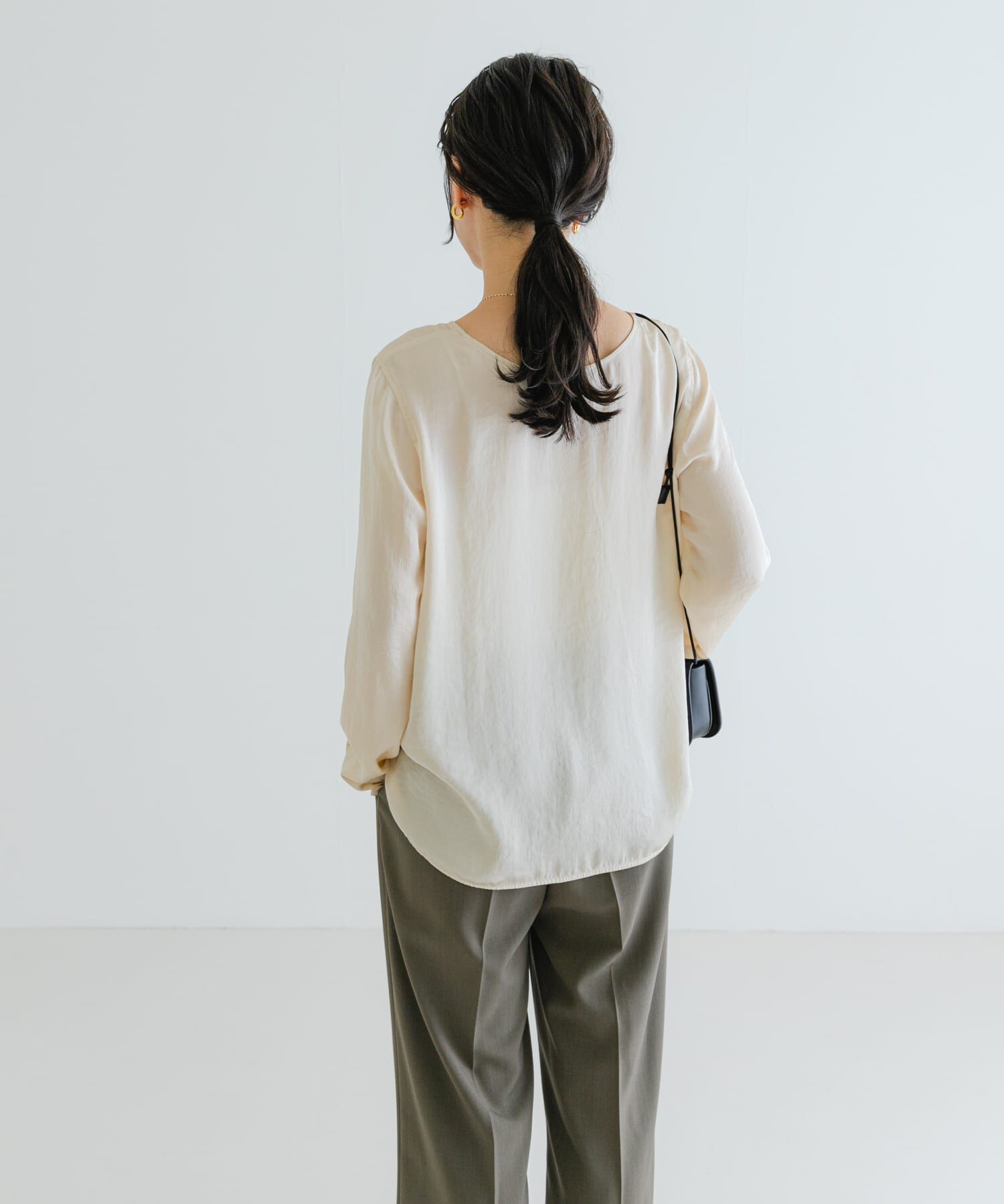 URBAN RESEARCH「ヴィンテージサテンブラウス」|シャツ・ブラウス|