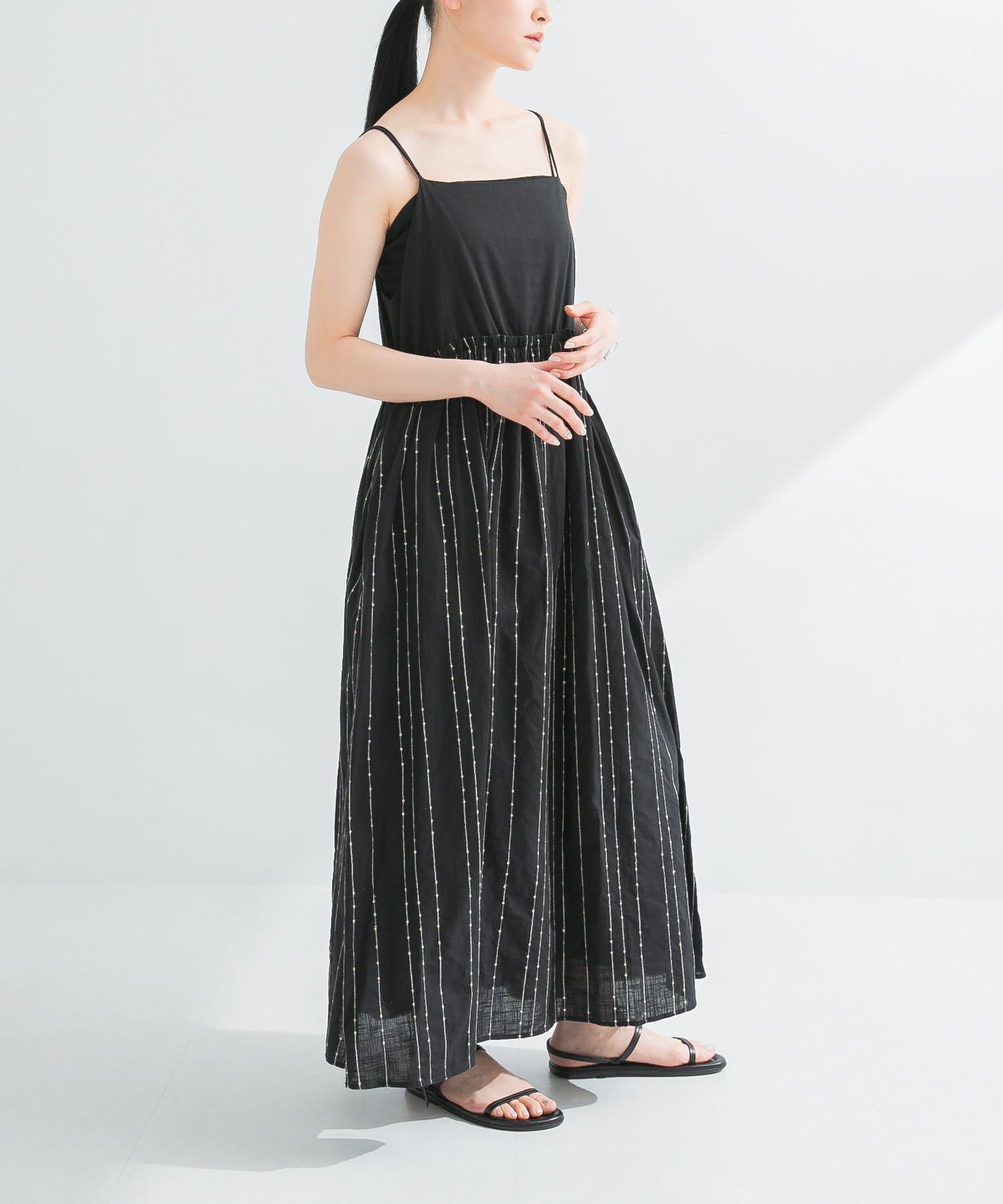 URBAN RESEARCH「スパンコール刺繍キャミワンピース」|ワンピース|ブラック