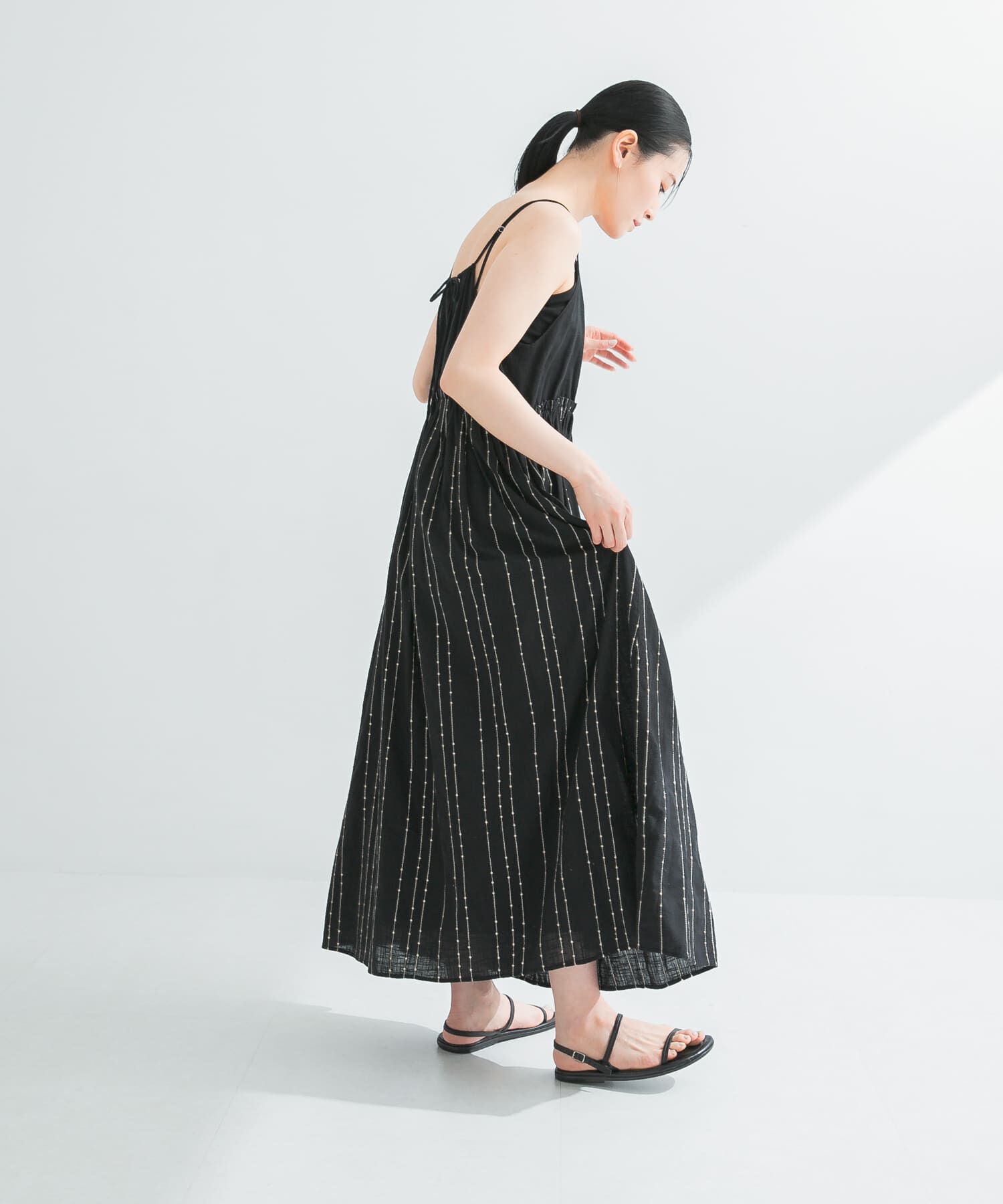 URBAN RESEARCH「スパンコール刺繍キャミワンピース」|ワンピース|