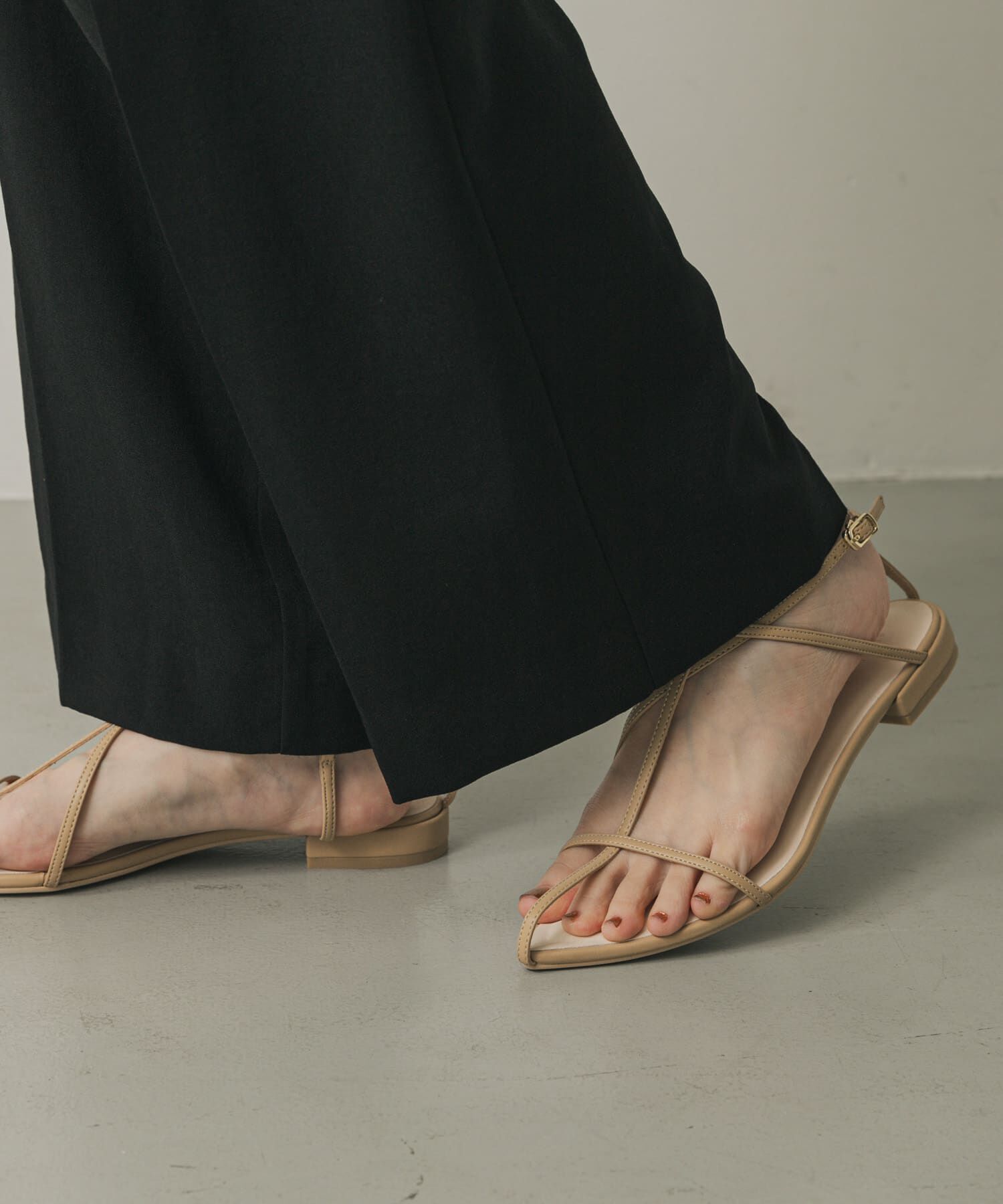 SENSE OF PLACE by URBAN RESEARCH「ポインテッドナローストラップサンダル」|サンダル|