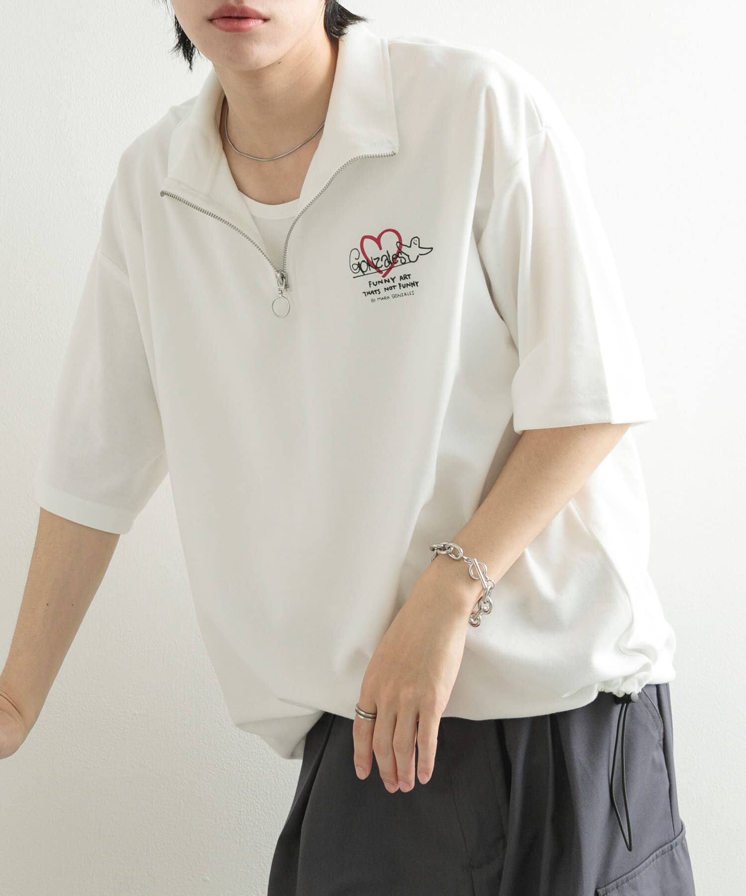 SENSE OF PLACE by URBAN RESEARCH「『WEB限定』Mark Gonzales　スタンドハーフZIPドローコードTシャツ」|Tシャツ・カットソー|