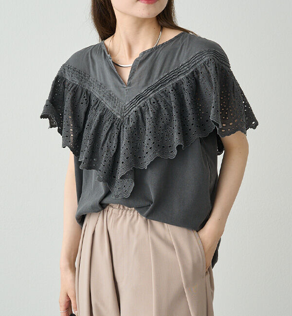  「【ブラウス見え】スカラップレースドッキングTシャツ」|Tシャツ・カットソー|チャコールグレー